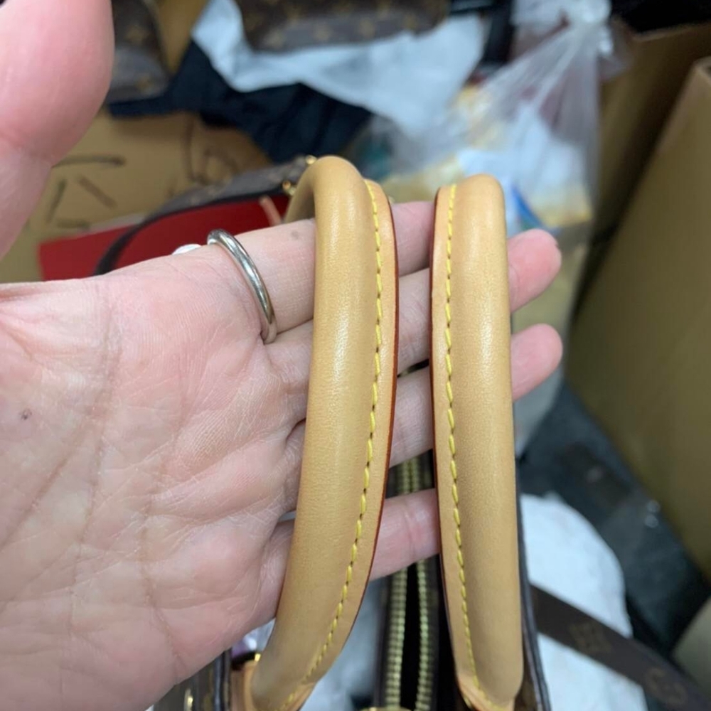 Lv bag - Picture 6 of 8
